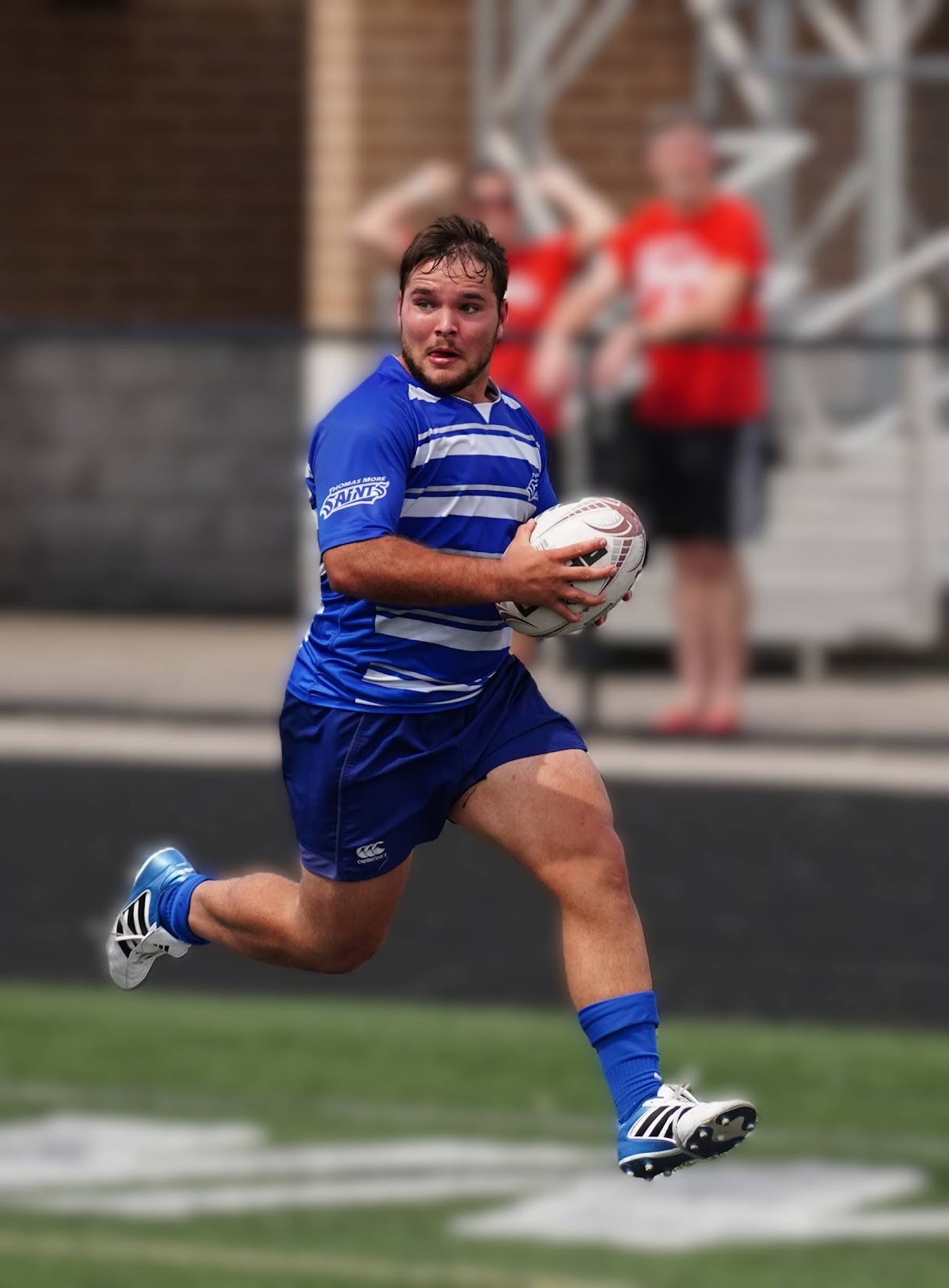 Oryx Kirk, becado en rugby en Thomas More University